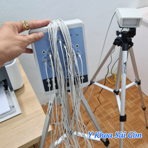 máy đo điện não